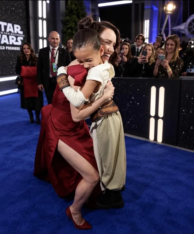 infintgalaxies's tweet photo. this will be rey's legacy actually https://t.co/MGJ9nX6gaG
