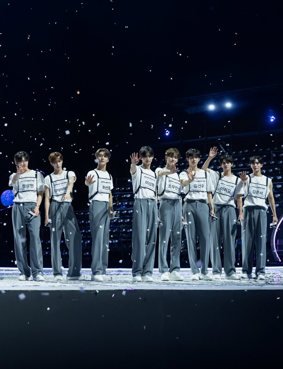 heeyiyooo's tweet photo. Tak terasa sudah satu tahun semenjak Boys II Planet selesai, dan kalian terbentuk sebagai 𝗔𝗟𝗣𝗛𝗔 𝗗𝗥𝗜𝗩𝗘 𝗢𝗡𝗘. Always be happy, sayang-sayang ku🕊🤍

ONE YEAR WITH ALD1
#AnALD1fulYear
#ALD1과_함께한_1주년

#ALPHADRIVEONE #ALD1 #알파드라이브원 https://t.co/Ir9cuJRY4k