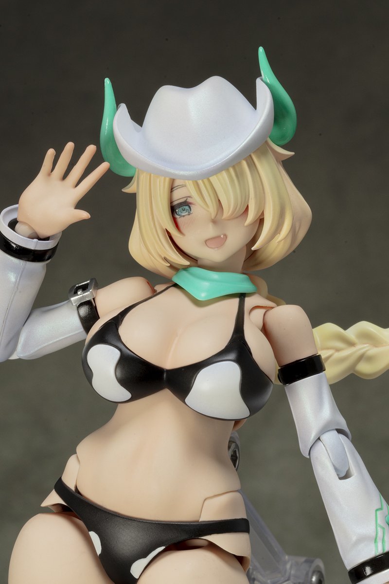 alphamax_figure's tweet photo. 【本日告知開始！】【AlienDress キャトル】

マシニーカ素体をベースに構築されたボディは、
シリーズの系譜を受け継ぎつつも、より健康的でボリューミーな肉感のバランスを追求✨

チャーミングかつ躍動感あふれるシルエットがキャトルの個性を最大限に引き立てます。

#DarkAdvent #美少女プラモ #浅井真紀 #saitom #alphamax