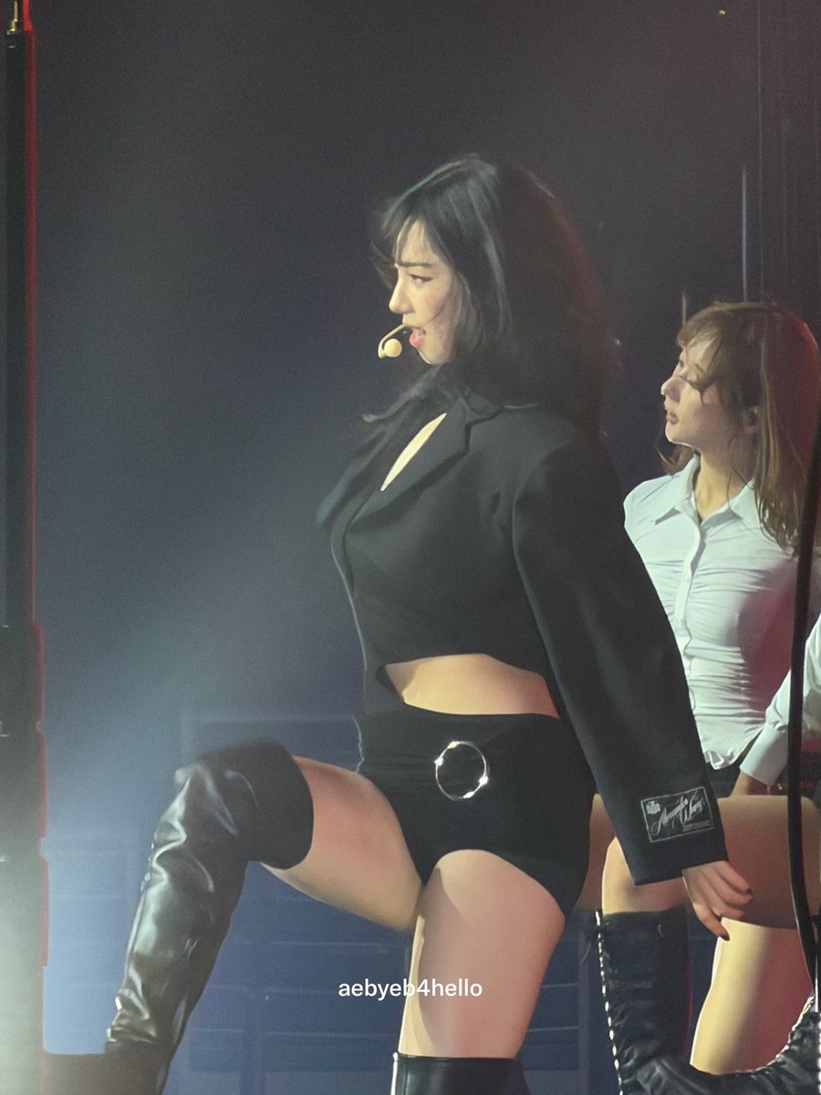 aebyeb4hello's tweet photo. KARINAAA 😍🖤 

#카리나 #aespa #karina #SYNK_COMPLaeXITY_in_DC https://t.co/cvIDqoO1Nw