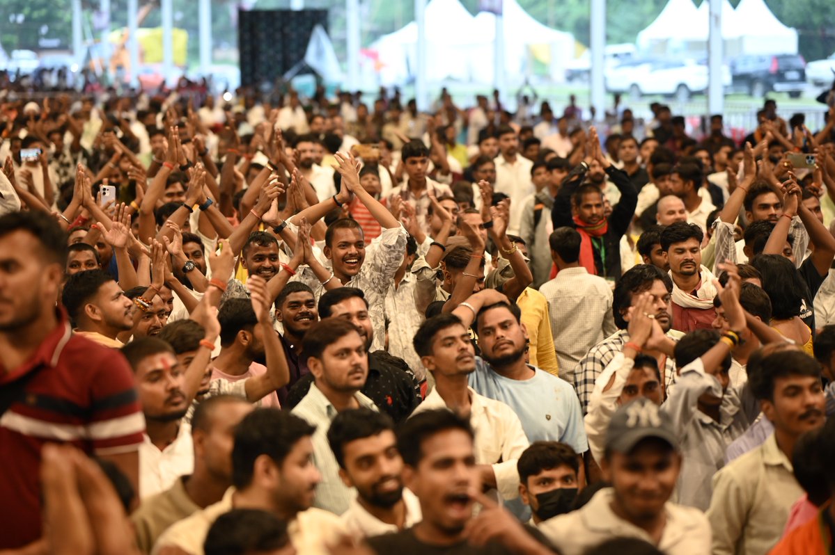 LJP4India's tweet photo. YOUTH बोले तो....
कल पटना के वेटरनरी ग्राउंड में आयोजित कार्यक्रम की झलकियां.....
#YOUTH_Bole_To https://t.co/B2ohyaKiVS