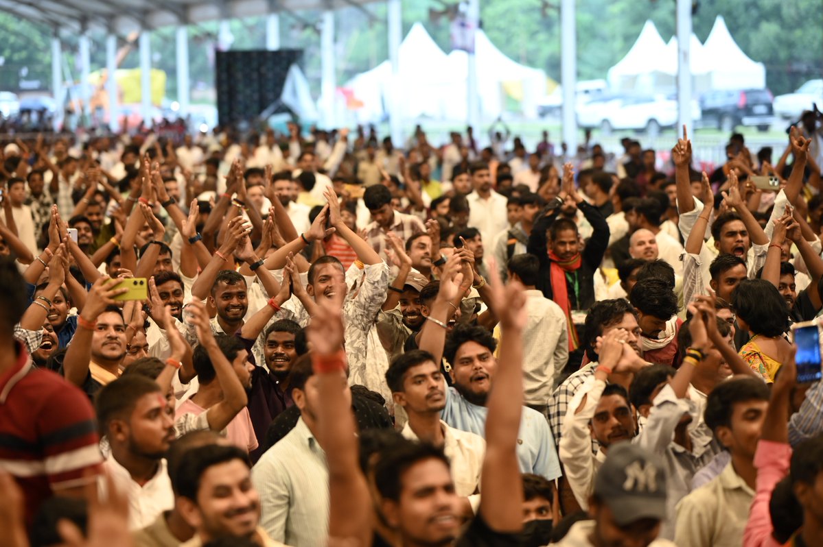 LJP4India's tweet photo. YOUTH बोले तो....
कल पटना के वेटरनरी ग्राउंड में आयोजित कार्यक्रम की झलकियां.....
#YOUTH_Bole_To https://t.co/B2ohyaKiVS