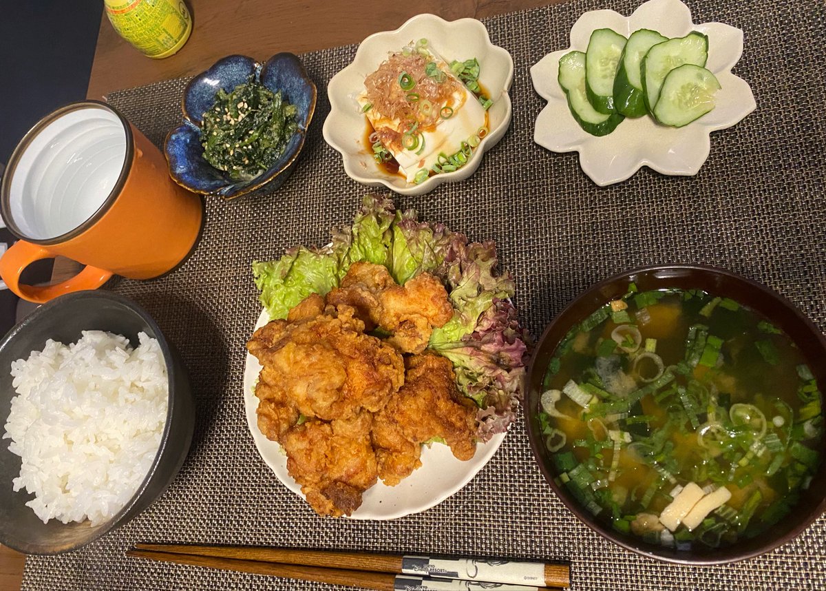 ksks1073660's tweet photo. 私が仕事してる時（夜勤もあり）から一汁三菜を心がけて旦那のためにご飯作っていたけど、今は旦那の為にご飯作る気失せている。昨日、初めておかず1品と汁物だけを出したら「今日これだけ？！」て驚かれた。うぜー　しばらく愚痴ツイート続いててすみません https://t.co/ShO7Gme4b6