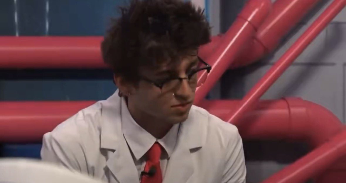 yelenabeluva's tweet photo. final 3 looks good on you drewdas #bb28 https://t.co/jAu5z0tScf