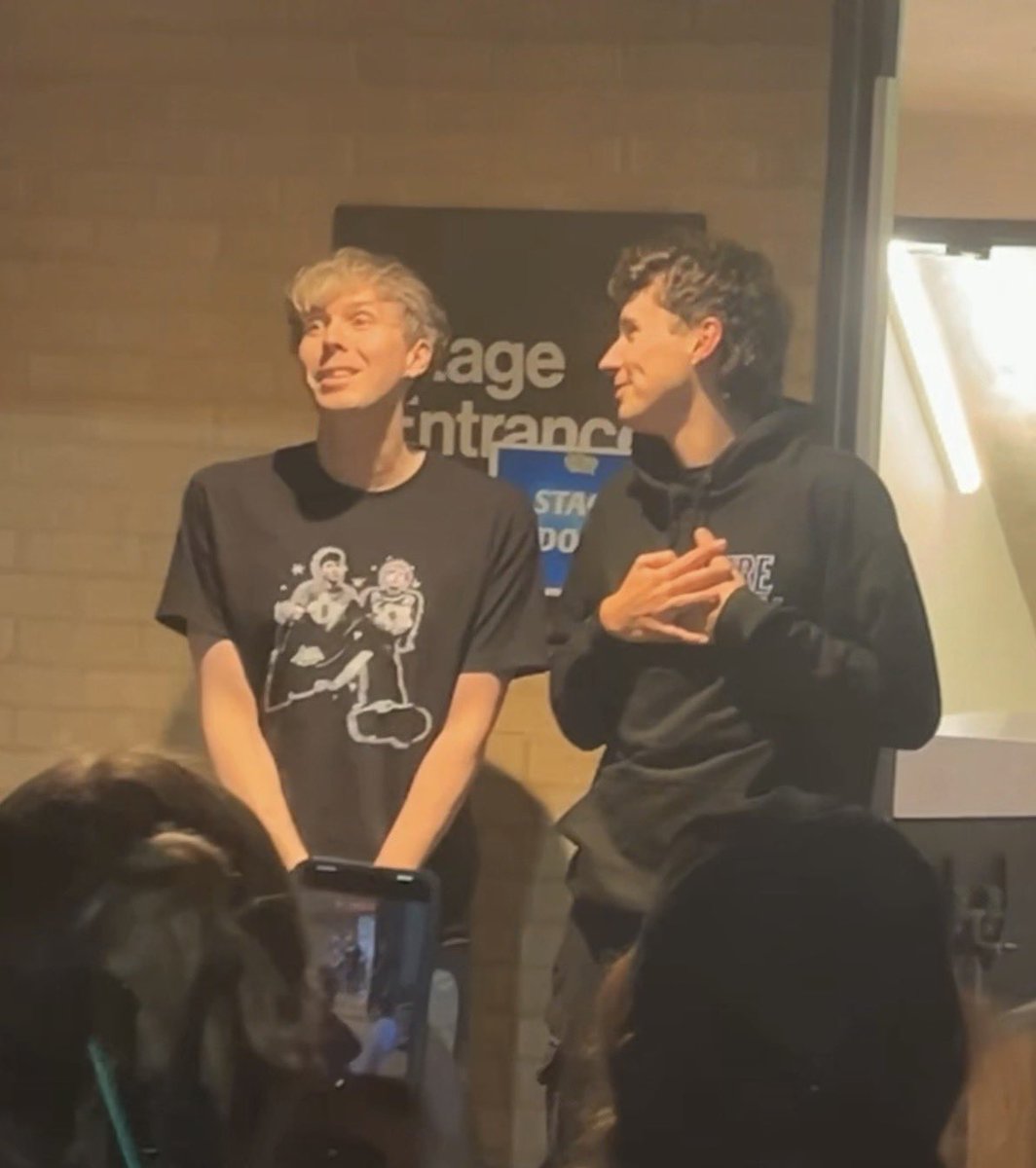 flwrsdnp's tweet photo. the lethal heart eyes i don’t even care https://t.co/i8GQGs387P