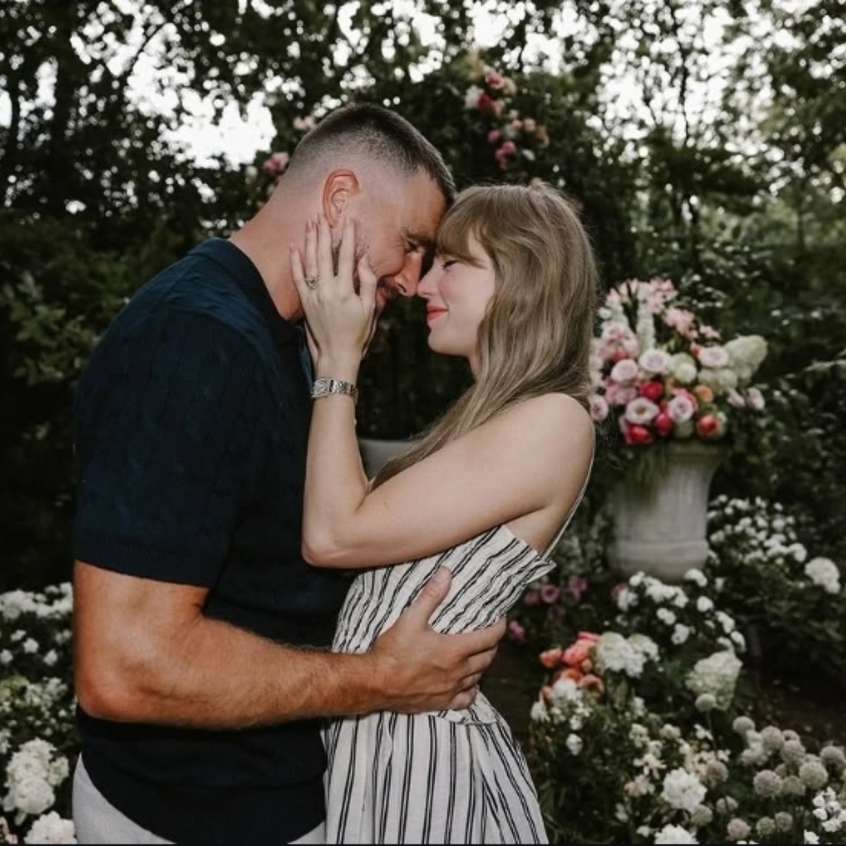 TSNews_13's tweet photo. "He already took me to Cleveland
And showed me The Heights, so hate all you like, This is the love of my life"

— Taylor Swift https://t.co/BwyEteEc3c