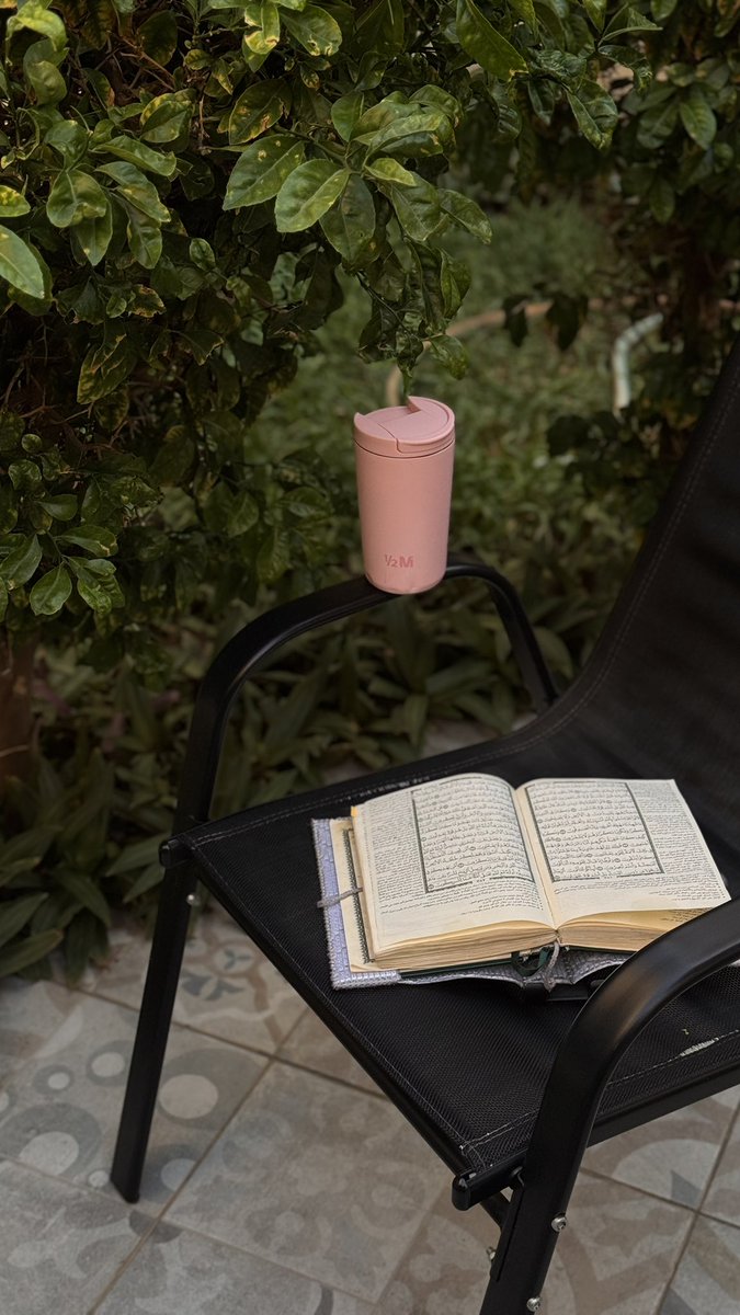 ibtisa10m's tweet photo. «من مات وهو يتعلَّم القرآن، يُتمُّ الله له ذلك بعد موته». 
ابن القيم رحمه الله. https://t.co/JBzfkkGrx4