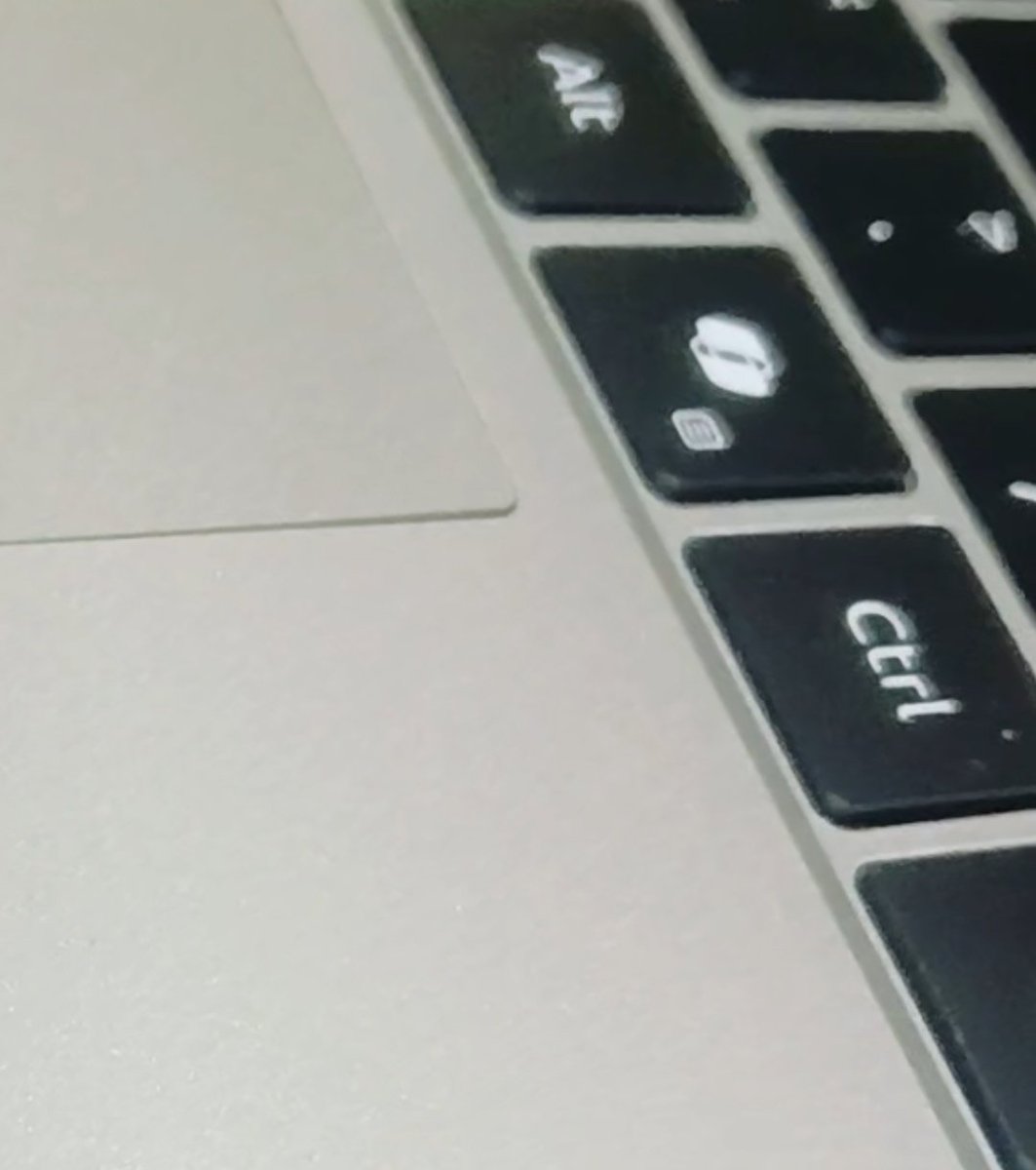 Rawnkee3's tweet photo. @VenomsTech
@GyanTherapy  
@TechyPathshala
Trackpad is popped out above chessis due to improper fitting during keyboard replacement happened month ago,They delayed till month. Now 
@Acer_India Service center refusing to fix it. Coordinator is saying "chota issue itna chalta hai". https://t.co/58aGMnHGjh