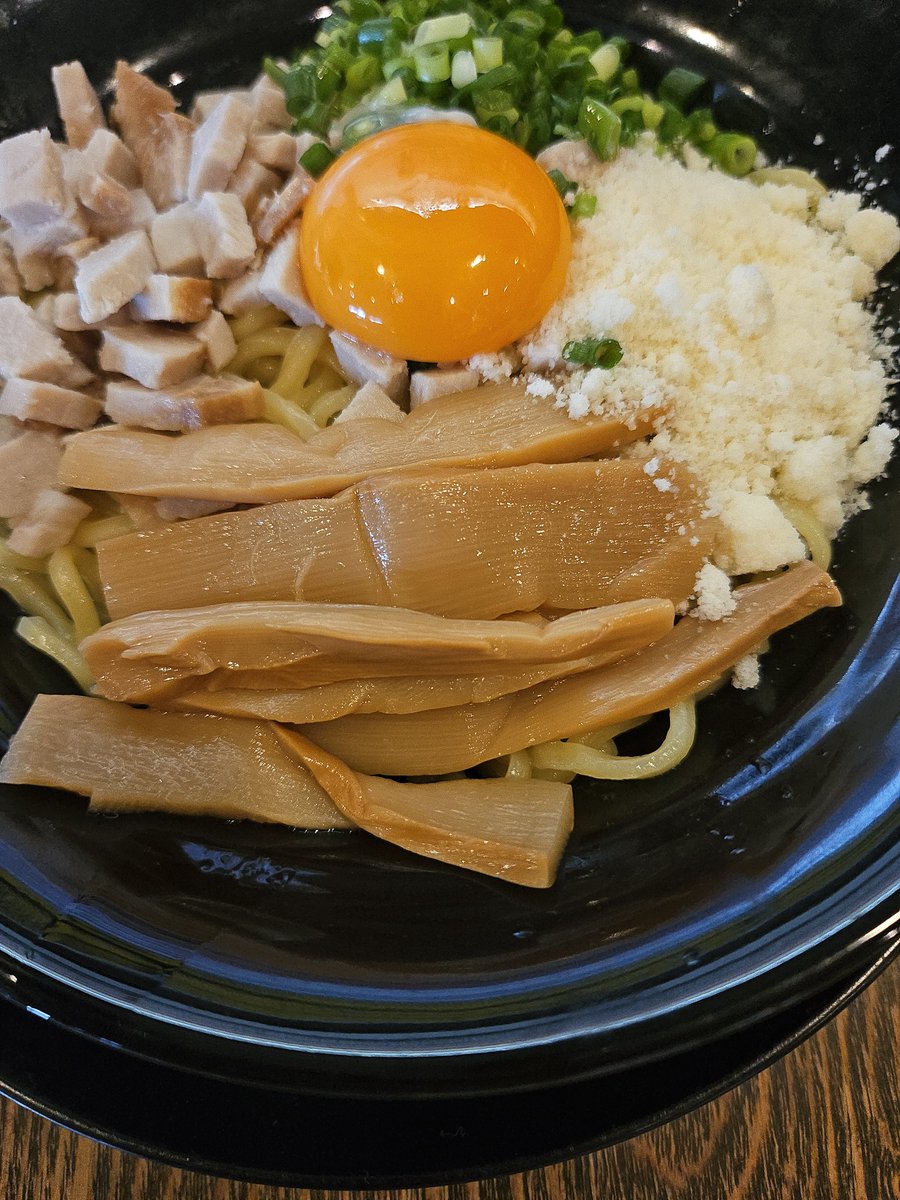 makinami1919's tweet photo. 油そば、プロテイン忘れたから卵入れました。この後10kmｼﾞｮｸﾞ🏃。吐くかな？ https://t.co/9tpmE46tT5