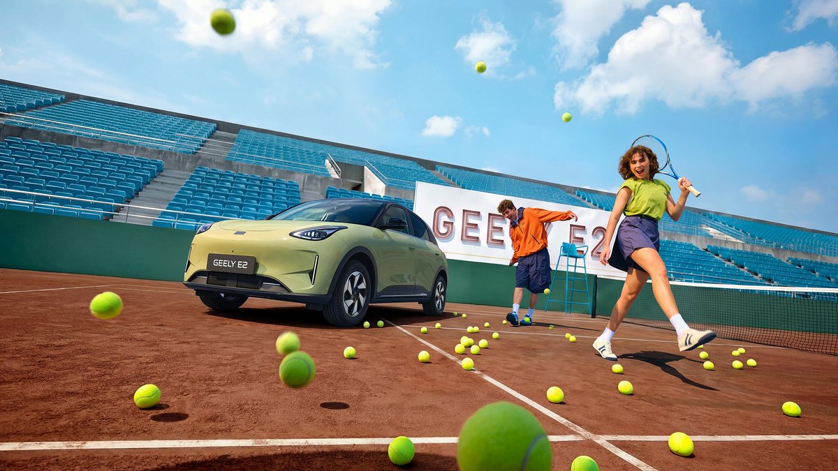 TechShiftPL's tweet photo. 🇨🇳🇪🇺 Geely E2 w pierwszym europejskim teście.

💰 od 19 990 euro - rewelacyjna

🔋 bateria do 45,7 kWh
📏 do 345 km WLTP
⚡ DC do 80 kW
🚗 napęd na tył - trochę słabo

Najciekawsze: przy jeździe około 130 km/h wersja Ultra zużyła średnio tylko 13,3 kWh/100 km.

4,14 m długości, ale przestrzenią ma celować w segment C.