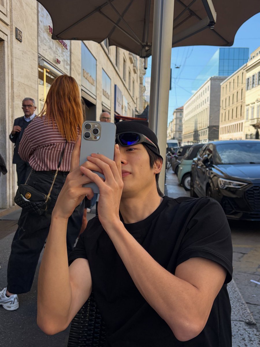 haeflare's tweet photo. ang pogi ng asawa ko https://t.co/sCA8bQ1iXw