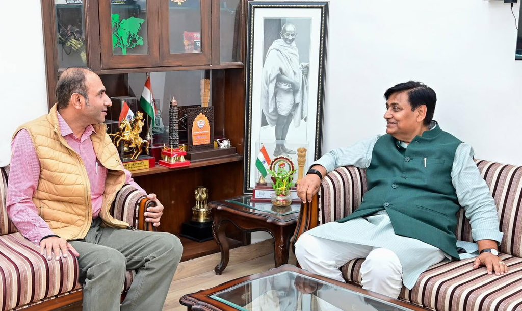 GovindDotasra's tweet photo. रानीवाड़ा विधायक श्री रतन देवासी जी को जन्मदिन की ढ़ेर सारी बधाई एवं शुभकामनाएँ। 

ईश्वर से आपके स्वस्थ, सुदीर्घ एवं खुशहाल जीवन की मंगलकामना है।

@RatanDevasiINC https://t.co/7Ymfwit0WV