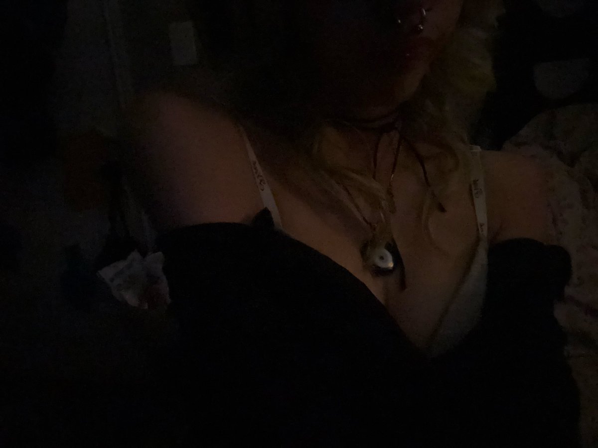 r0tkittyxo's tweet photo. ᖭི༏ᖫྀ  your good little kitty wants to be admired  ᖭི༏ᖫྀ

#nsfwtwt #nsfw #catgirl #kitty #goodgirl #submissive #petplay #bunny #petite #cnc #bratty #seller #moots https://t.co/30FCytc1m2