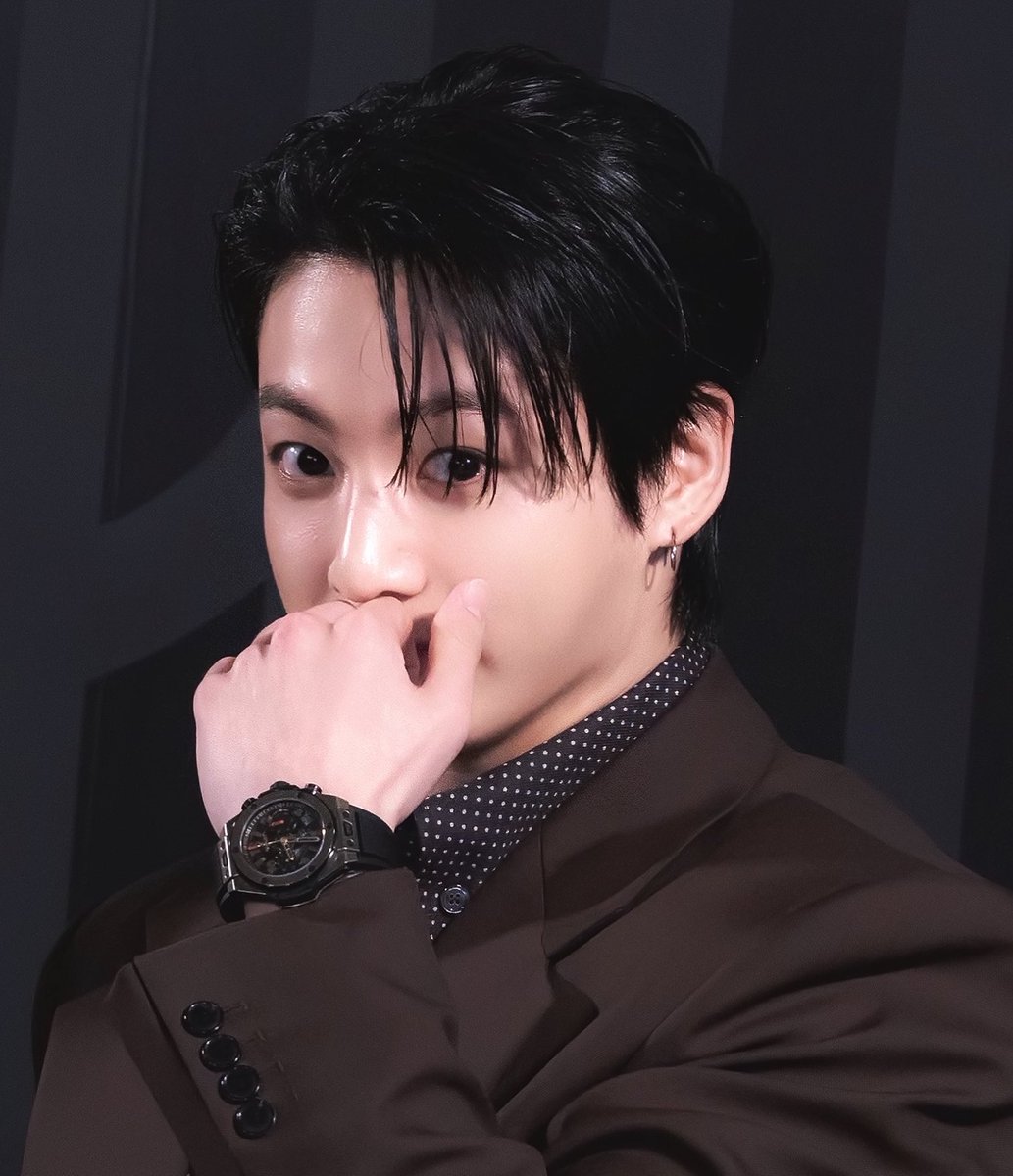 jungkookmaxxing's tweet photo. saving every angle of this i can find  🚬 https://t.co/Y6uy8ZfA6D