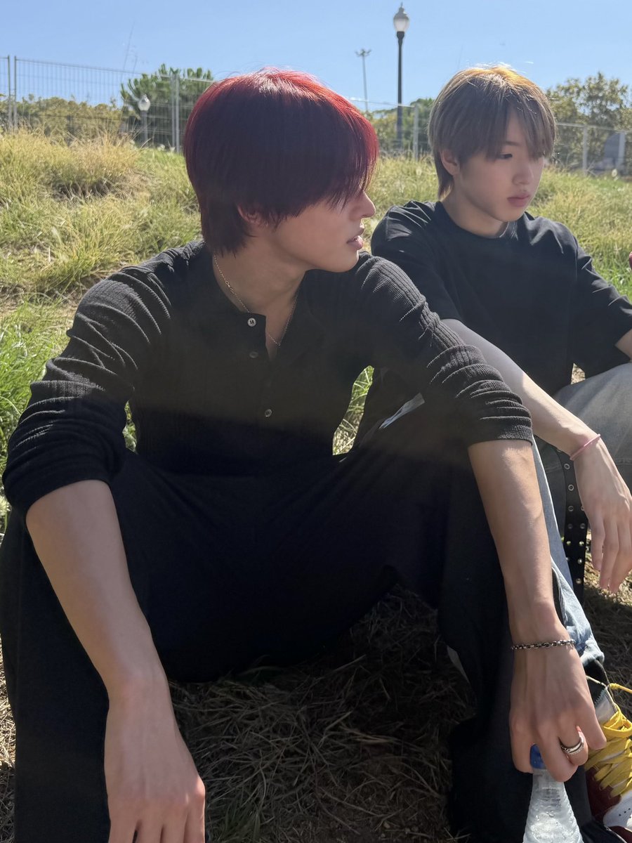 xxoqxr's tweet photo. 리쿠 헨리넥 입으면
여자 다죽음☠️☠️☠️💞 https://t.co/Dntxqwq87X