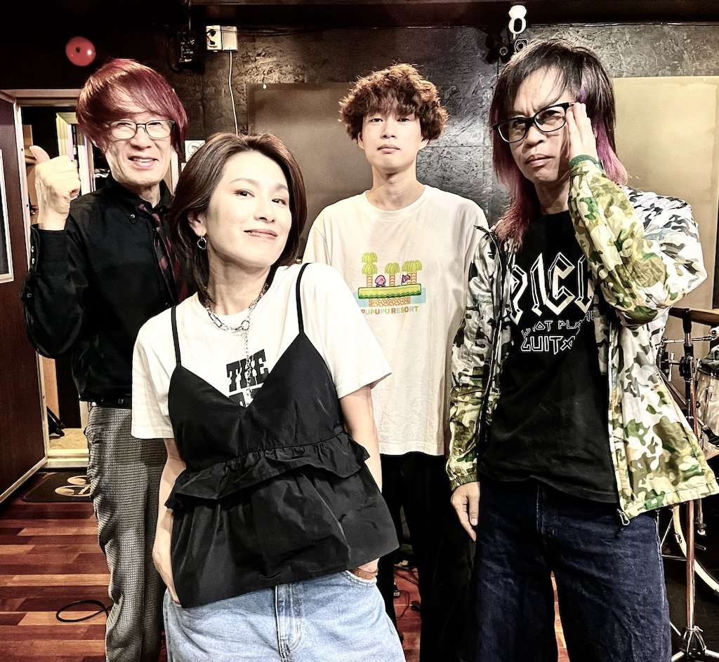 SmashRoomStaff's tweet photo. |◤ライブ参加情報◢|

久松史奈さん「Fumina Hisamatsu 35th Anniversary Final Tour 2026」に
Gt.西川進、https://t.co/qmZjFfe8Z3、Dr.佐藤泰希が出演させていただきます！！

09月27日(日) 東京・BlackHole
10月03日(土) 名古屋・ell.SIZE
10月04日(日) 大阪・HILLSパン工場

詳細はこちら！！
https://t.co/38gTmc2gjb

Gt.西川進
https://t.co/Qawb9PUjNr

https://t.co/qmZjFfe8Z3
https://t.co/eyHS5loRaJ

Dr.佐藤泰希
https://t.co/xmNzXRNIyp

#SmashRoom #EmoSensation