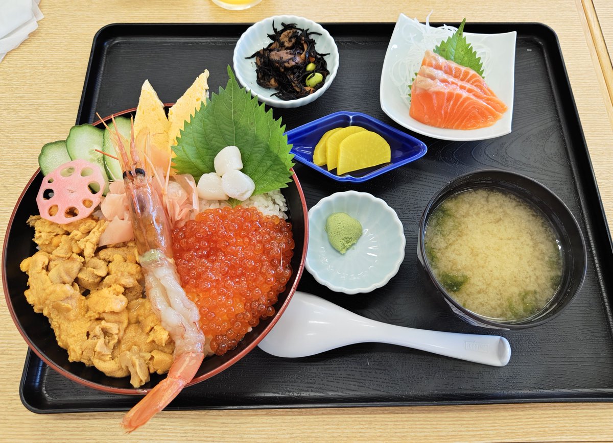 psytanistar's tweet photo. 海に来た！
まずは腹ごしらえ。 https://t.co/T1jotRHN2z