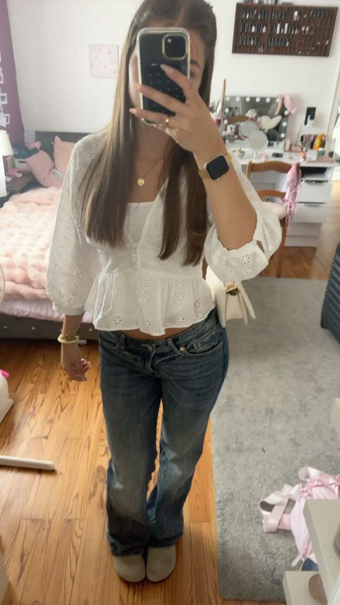 djosyffsqueyry's tweet photo. Can I slide in your DMs with random p​ics??? 😏… https://t.co/BMIQ9UZ8sL