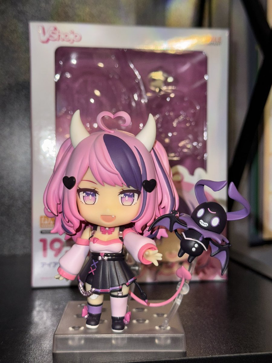 d3monroll's tweet photo. Now she is out of the box! One of my favorite figures I own ahhh love it @ironmouse https://t.co/lUm5pC2U7d