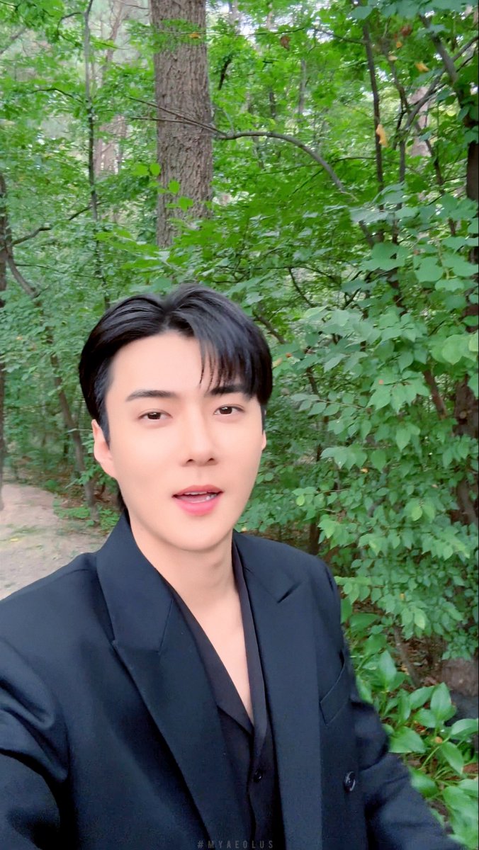MYAEOLUS's tweet photo. 中秋快乐🧡 https://t.co/OYiiGXb04I