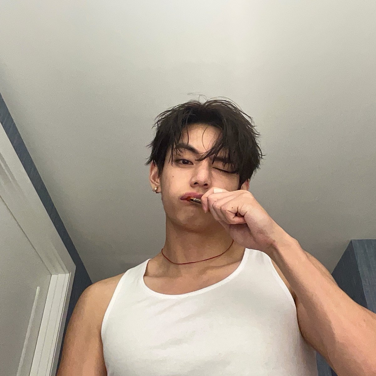 bts_life_dump7's tweet photo. #TAEHYUNG via his Instagram post (1) [Thread] 💜✨

🐻🐯: 즐추 (Happy *Chuseok~) 

*Chuseok ia a Korean harvest festival

🔗 https://t.co/d9irFwacIN https://t.co/usz92xLHs3