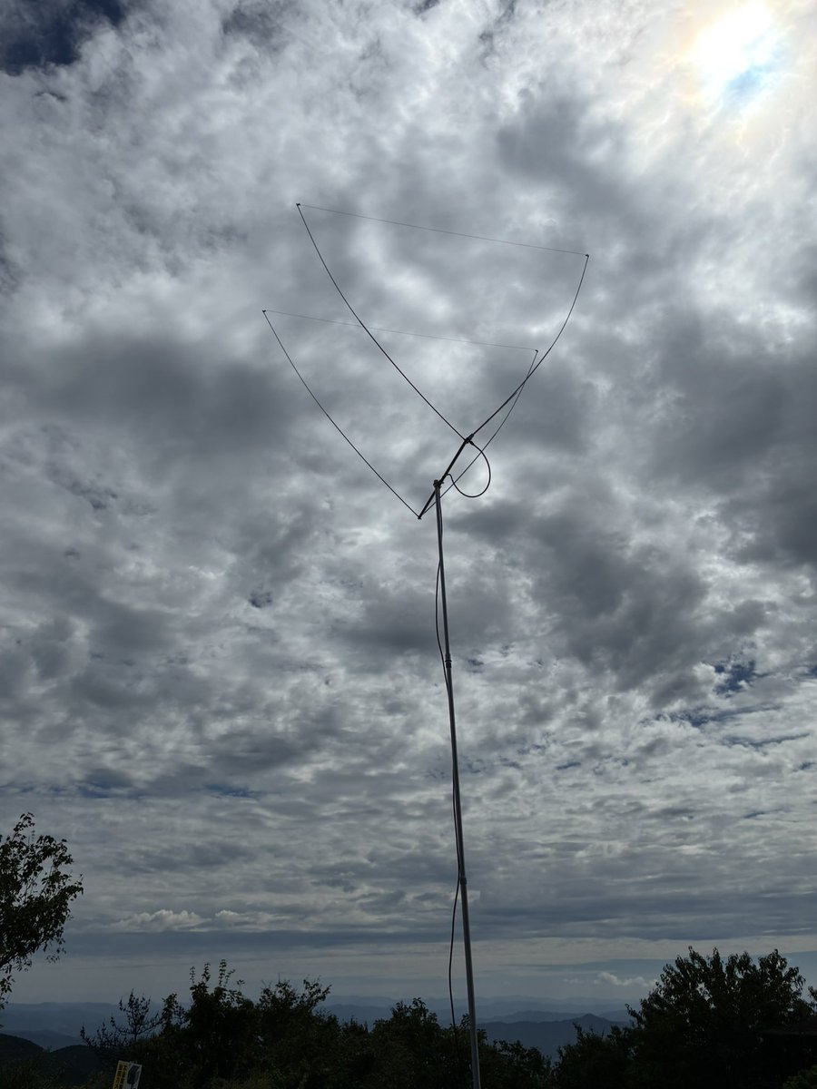 JJ3YND's tweet photo. CQ ing on 50.210Mhz JJ3YND/3 和歌山県紀の川市 和泉葛城山移動 Op. JQ3BWP 聞こえておりましたらお声がけよろしくお願い致します🙇‍♂️(運用場所誤記でした。。。ごめんなさい🙏) https://t.co/f7Maj0uT7Y
