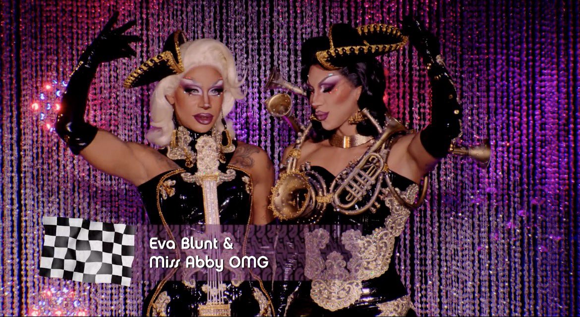 BbGasparin's tweet photo. No veo el family resemblance, diría la Michelle Rostro. 🤭

Eva se ganó su lugar en la final desde que terminó el maquillaje de Abby. 

#DragRaceMexico #LatinaRoyale https://t.co/WGdC5vN6EK
