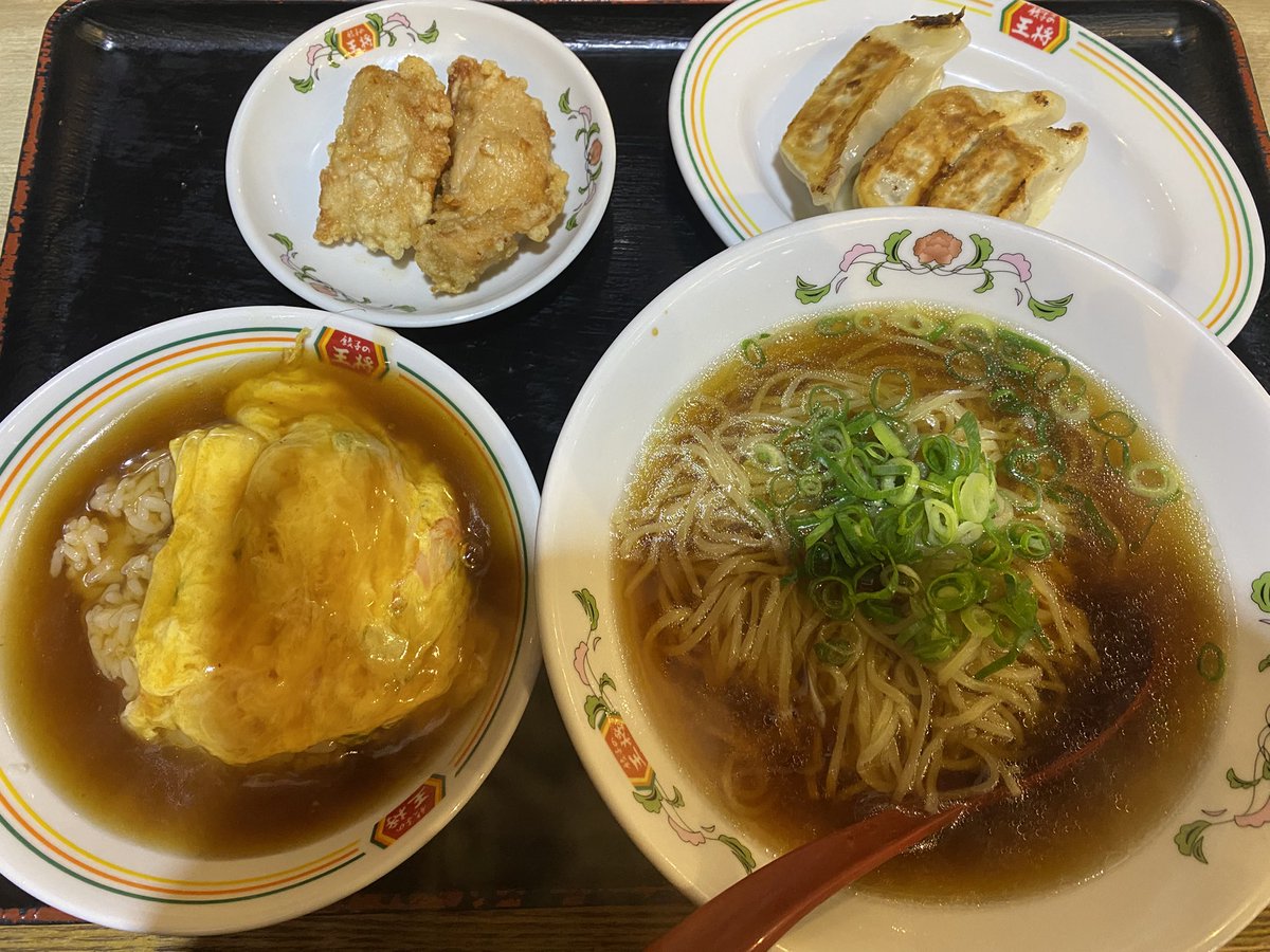 PotiSanVRC's tweet photo. 昼ごはん https://t.co/tkBgMg8v80