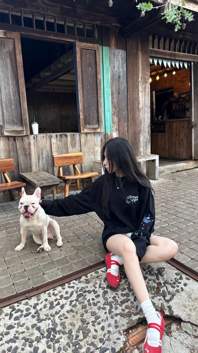 InesMairsyeo's tweet photo. 心の余白を埋めていく作業は、少しだけ孤独で贅沢な時間ですね。 https://t.co/EYagZylTUH