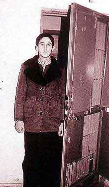 Nosiyimm's tweet photo. Son bakıştaki o gözler, kaldı aklımızda...

#ErdalEren63Yaşında https://t.co/8PyEIkAIkW