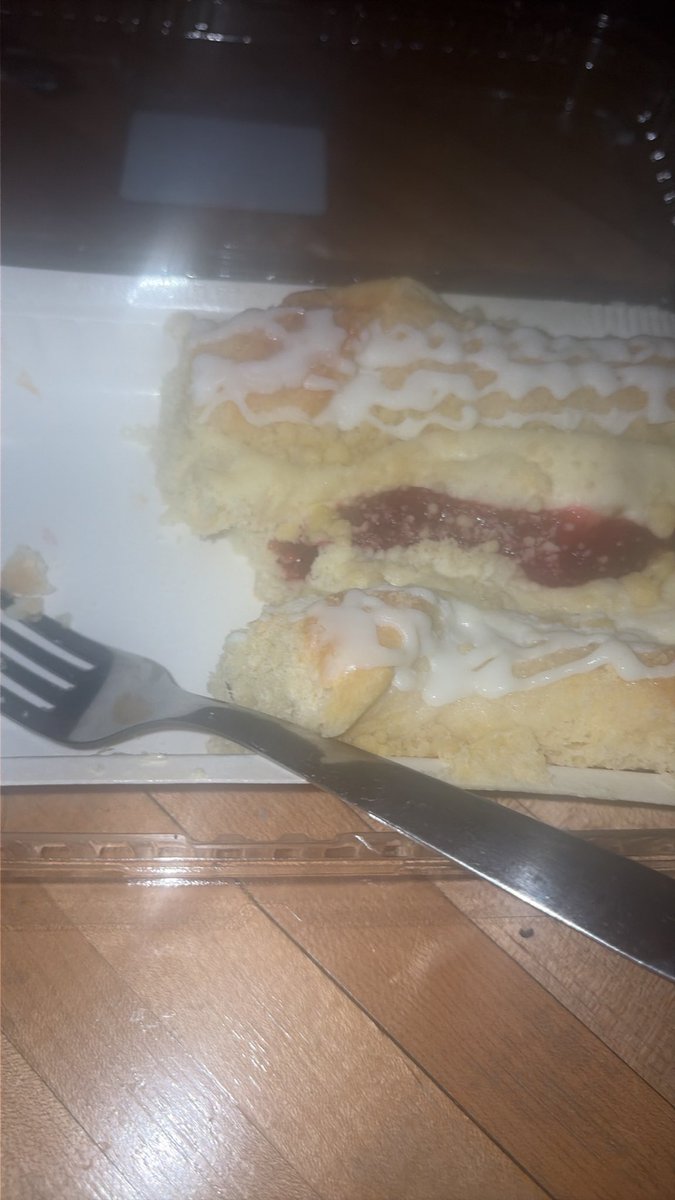 deadbeatoomf's tweet photo. did good the whole day then ate half a cheese and strawberry danish cake #ok https://t.co/l2EulTH0wH