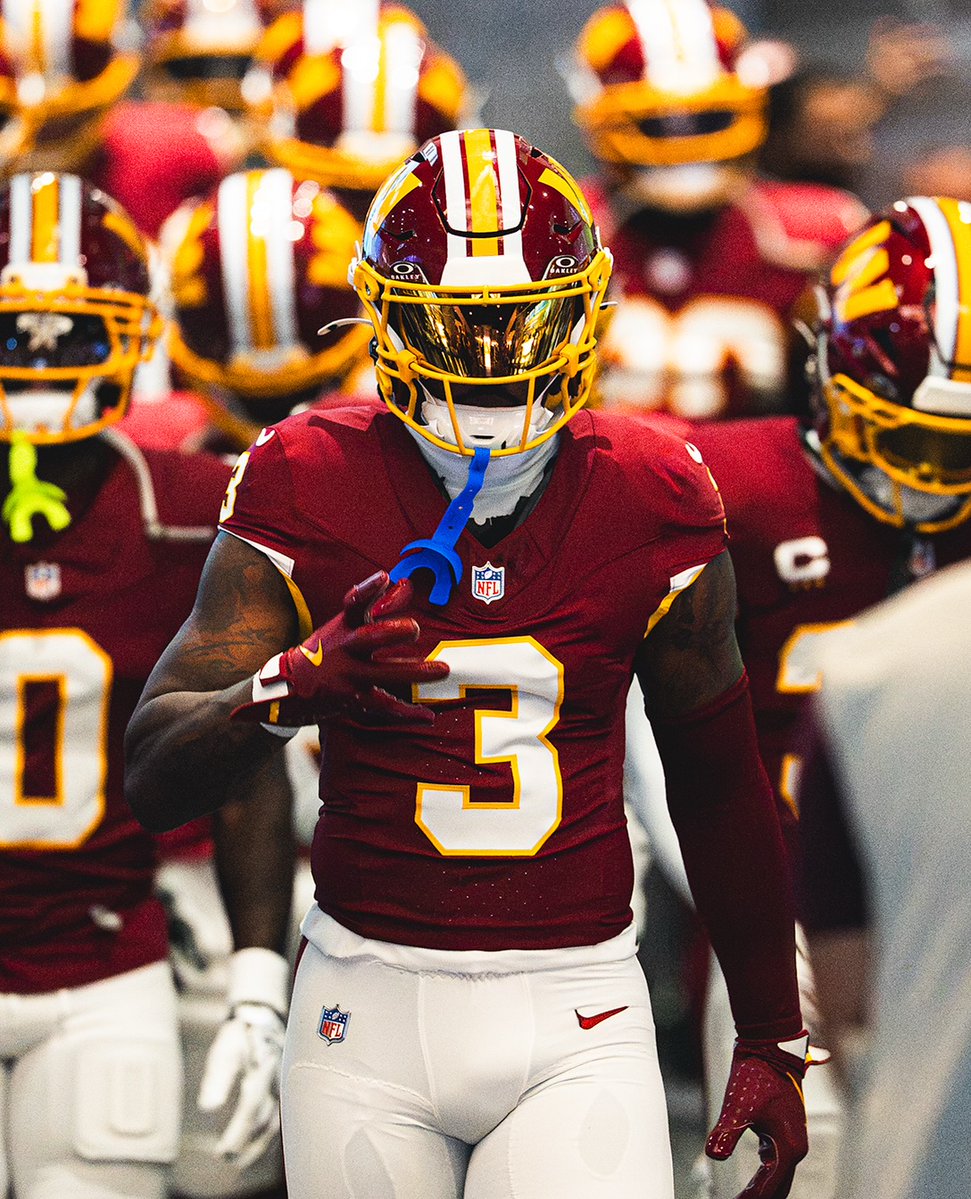 SleeperWSH's tweet photo. Last time Stefon Diggs faced Seattle: Super Bowl LX. 3 catches, 37 yards, 0 TD. Seahawks 29, Patriots 13.  

Two games into his #Commanders career: 9 catches, 102 yards, 3 TD.

Sunday he gets them again. This time on his turf, back home in the DMV.

📸: @Dullah_vision | #RaiseHail