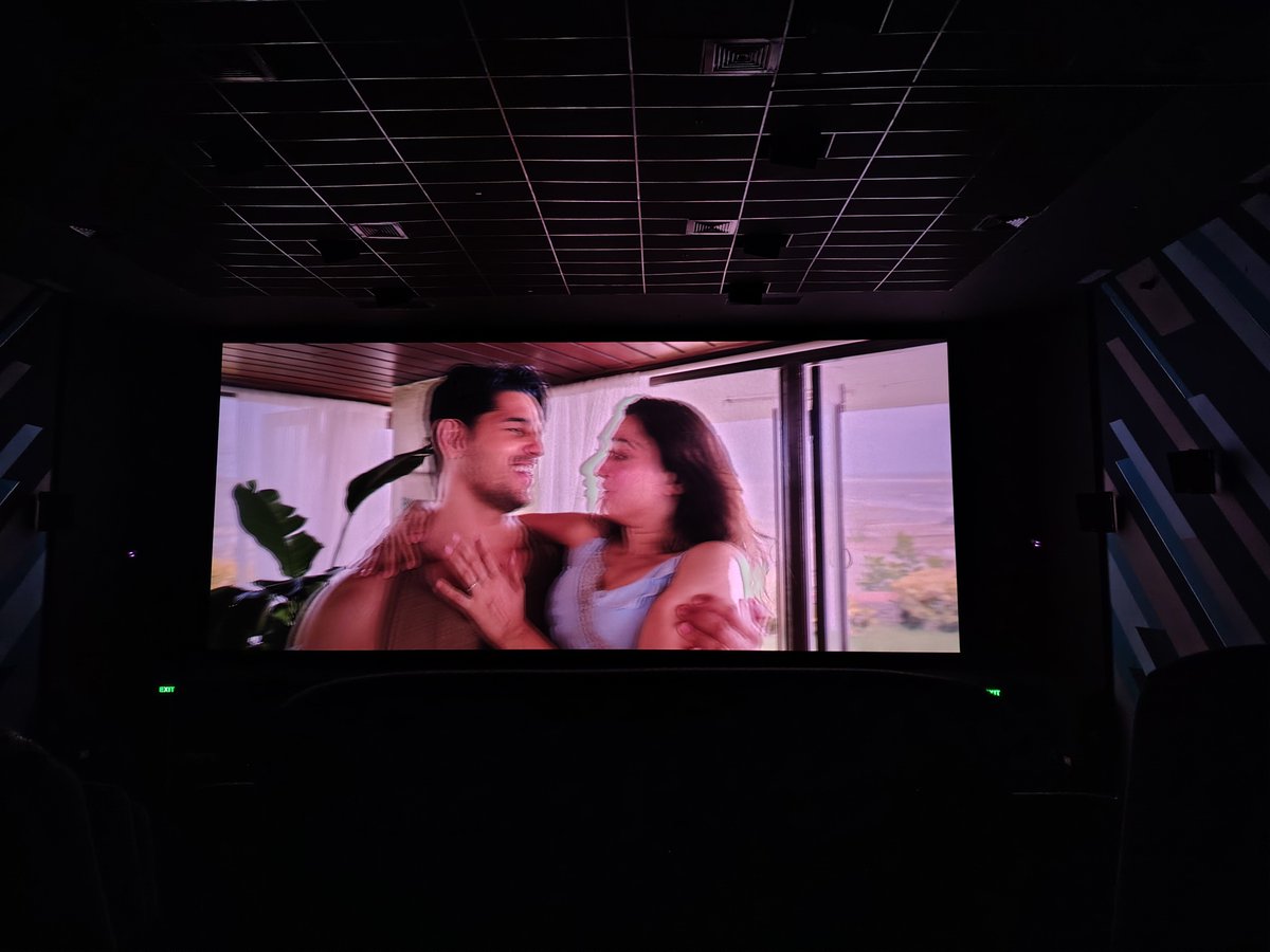 RohitKumar0675's tweet photo. #GreatActing #WowMusic #AwesomeStory #Unbelievable
I had the privilege of watching this. I had only heard about Vandevi-ji, but I absolutely loved everything about the film. Everyone should definitely watch it. I want to watch it again. @SidMalhotra @tamannaahspeaks https://t.co/BVBqrgf19A