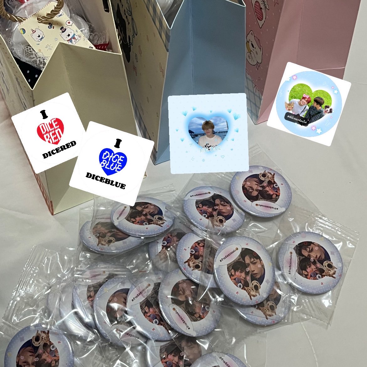 mmm_ranya's tweet photo. มาแจกคั้บ🫶🏻
 เป็นเข็มกรัด DICEBLUE | DICERED | MIN |JAYMIN | NEXMIN 
 มีอย่างละ 20ชิ้น มารับกันเยอะๆน๊า👉🏻👈🏻

#แจกครับมารับDice https://t.co/04hFBX6O1C
