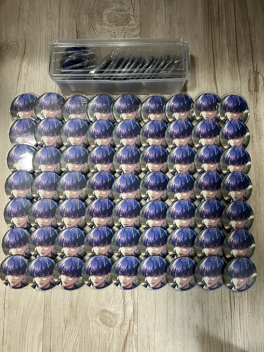 sonohen_127's tweet photo. 痛バッグも缶バッジカバーも揃ってないのに痛バシート買って缶バッジ揃ったからって組み始めたおバカw今から解体して袋に入れるwwww https://t.co/cfg8bKlTlD