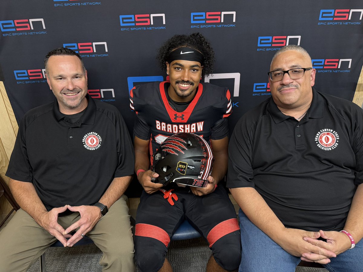 stellez34's tweet photo. Shout out to the @EpicSportsTVN #AZHelmetChallengeMVP @BradshawMTFB #33 RB Jon’te Jones @JonteJonesfkh7 he had 3 TD’s on the night to help defeat @MohaveThunder 68-6! 😮‍💨 Congrats Jon’te!! @HelmetAz @HealyAwards #AZHSFB #EpicTNF2026 https://t.co/UyYHP6BSlk