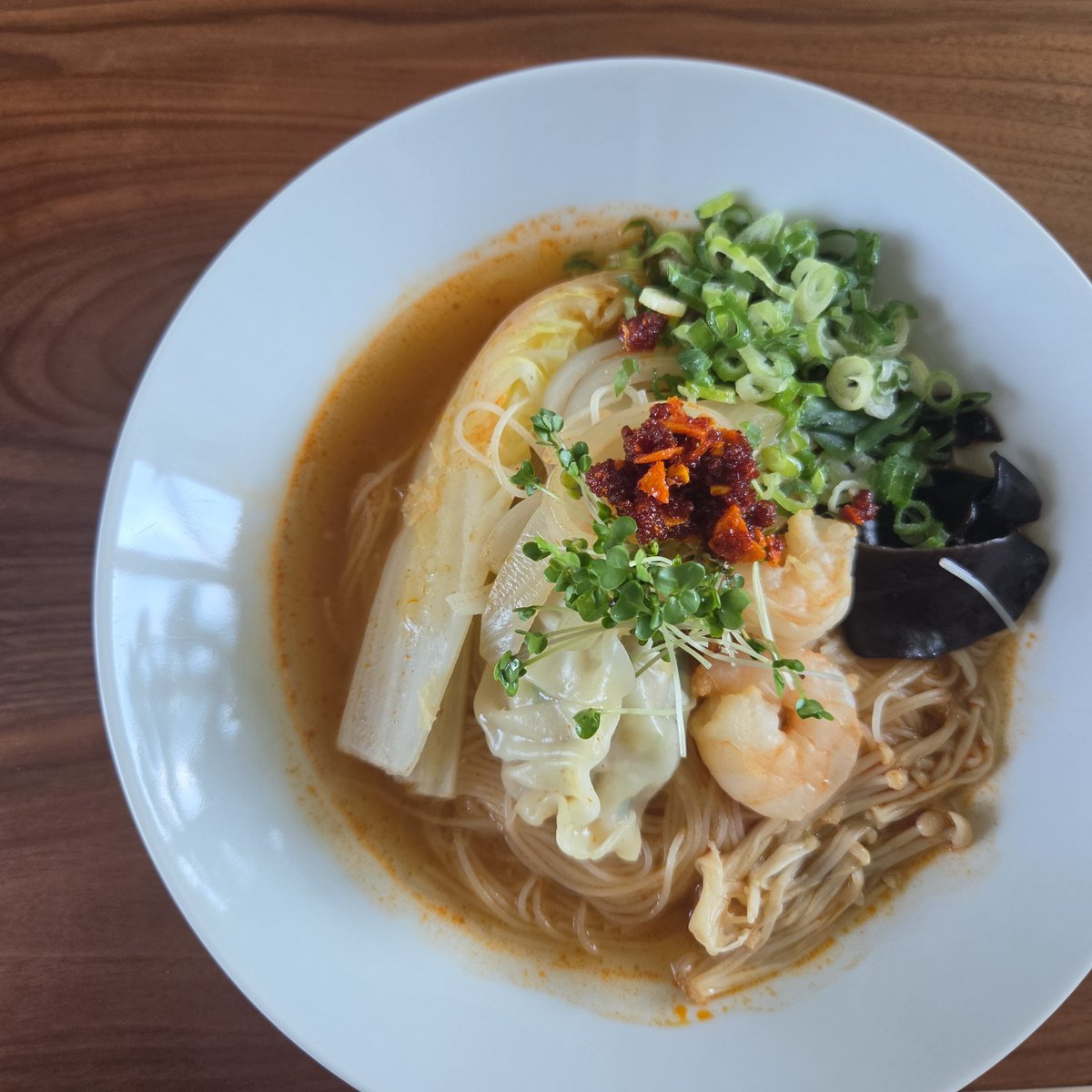 Nakamura09_7's tweet photo. お昼ごはん
麻辣湯
からうま。
本物食べたことないから、
正解は分からんけど笑 https://t.co/5tKuXXGSWE