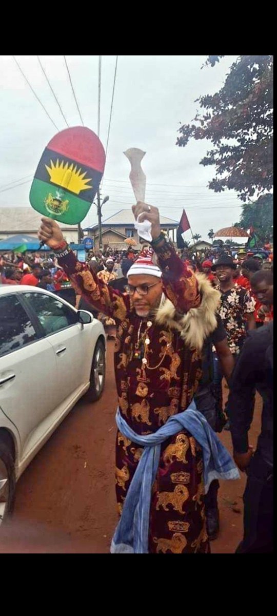 ObiJYkKg6QGWMAD's tweet photo. One man speaking on his radio station in Britain, asking people to bring pen and paper,teaching them their history,calling for freedom.He made them all to follow.Happy birthday my dear leader.May you be free soon and live longer to see the freedom of Biafra.Many happy returns🎂 https://t.co/4vzrda6awe