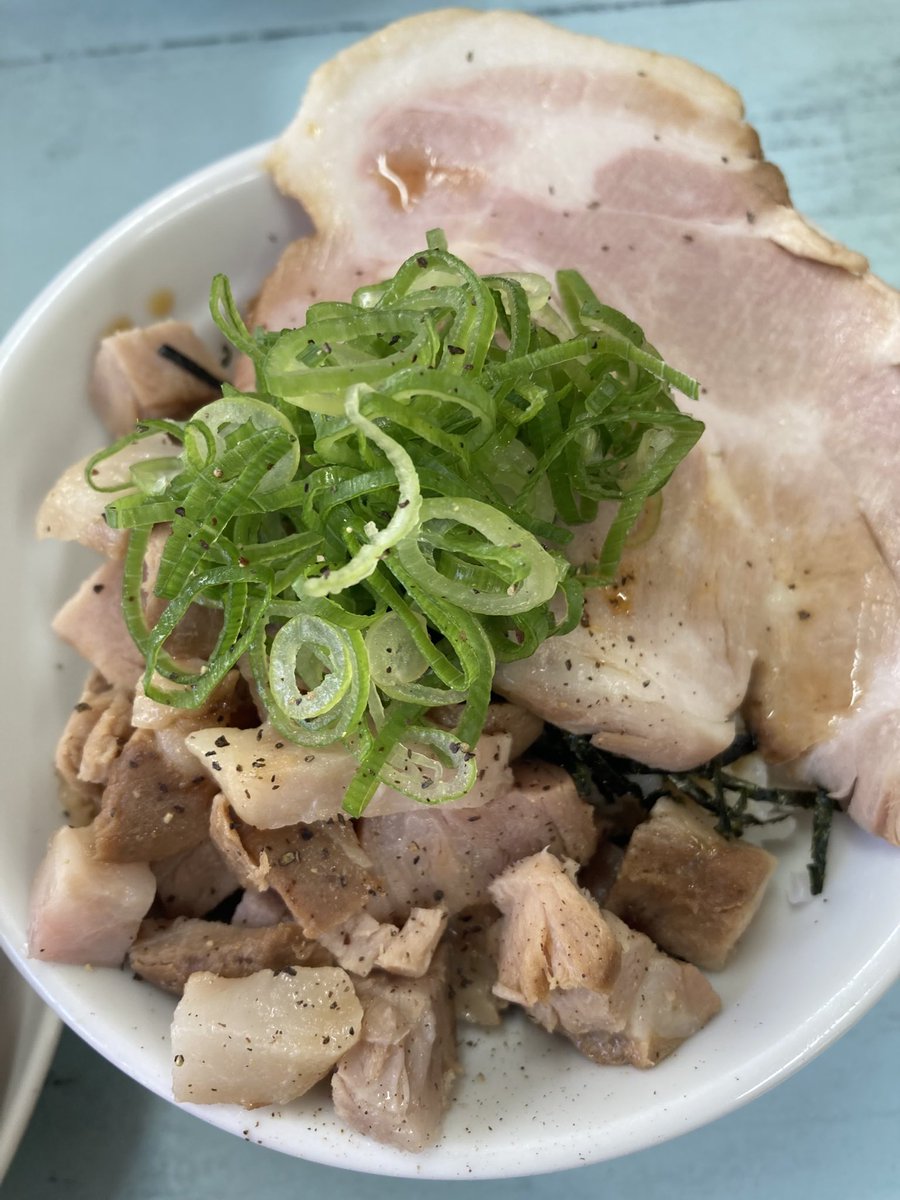 katsu35401's tweet photo. 先週末の思い出
佐野ラーメンに焼津で担々麺 https://t.co/4J5F2dE7X1