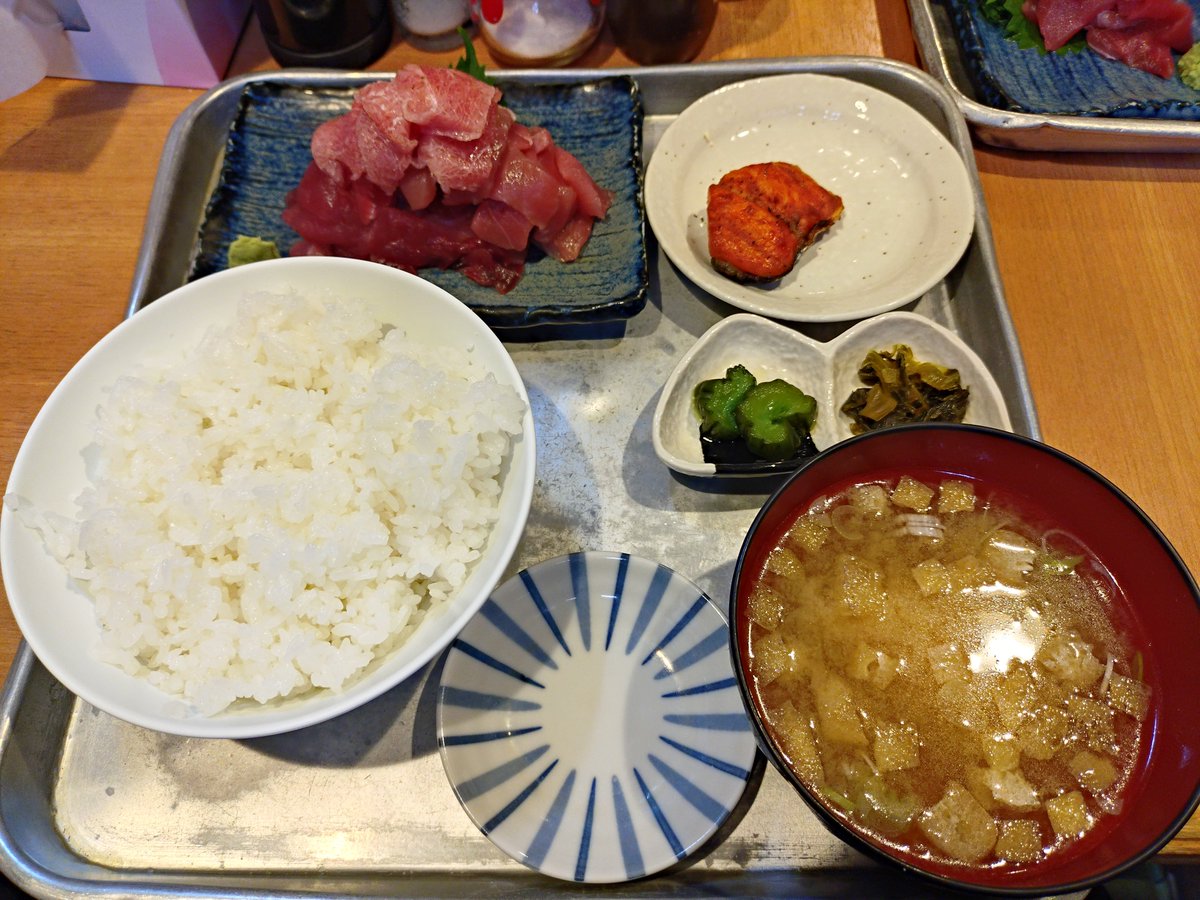 nemo30907070's tweet photo. これはこの前食べたマグロ中落ち定食 https://t.co/aMqG79YgDE