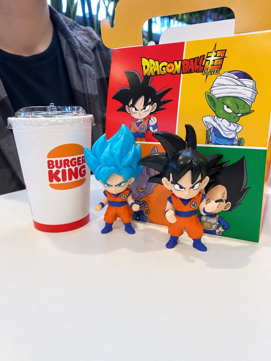 flowsaiyaman's tweet photo. @burgerking_peru 🐉🧡 https://t.co/UtCPSgQlBp