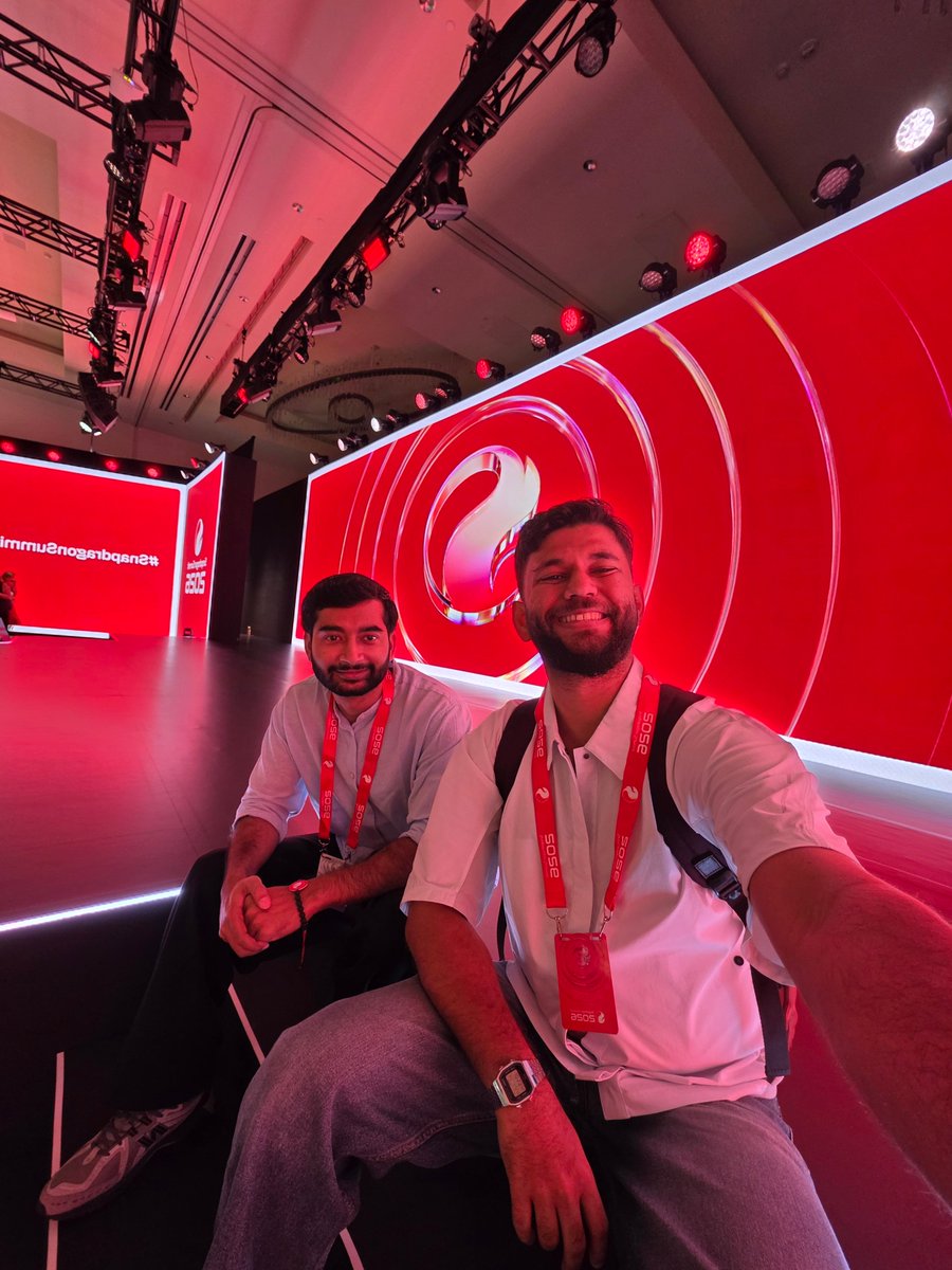 TechWiser's tweet photo. We Attended The Snapdragon Summit 2026. Here are some highlights:

🔴 Snapdragon launched the World's First 5 GHz mobile processor
🔵 Xiaomi 18 Pro Max launched with world's first Snapdragon 8 Elite Extreme Gen 6 and a privacy display
 🟢Google showcased their series of Googlebooks made in partnership with HP, Asus, etc.

#SnapdragonSummit2026 #Qualcomm