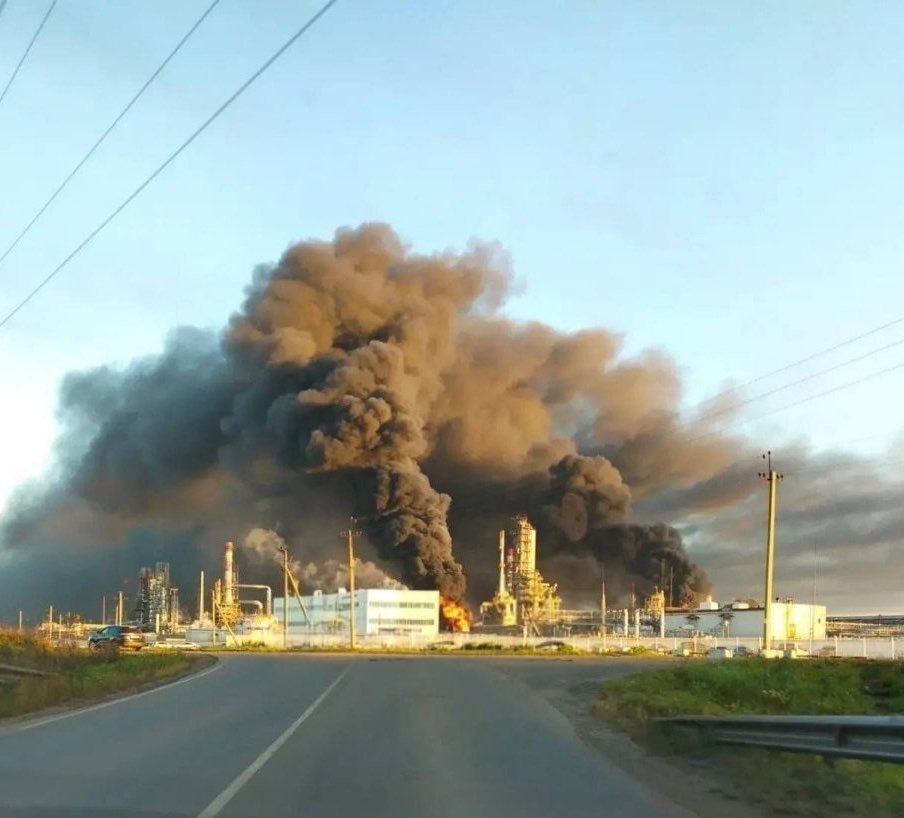 NashaCanada's tweet photo. Звали Зеленского в Москву?
Это пока Пермь.
А в Москве будет еще красивей!🤣 https://t.co/qsmZOdIw6q