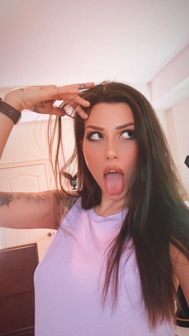 lucylittleass's tweet photo. 🍆💦 https://t.co/R6OYijj8Oj