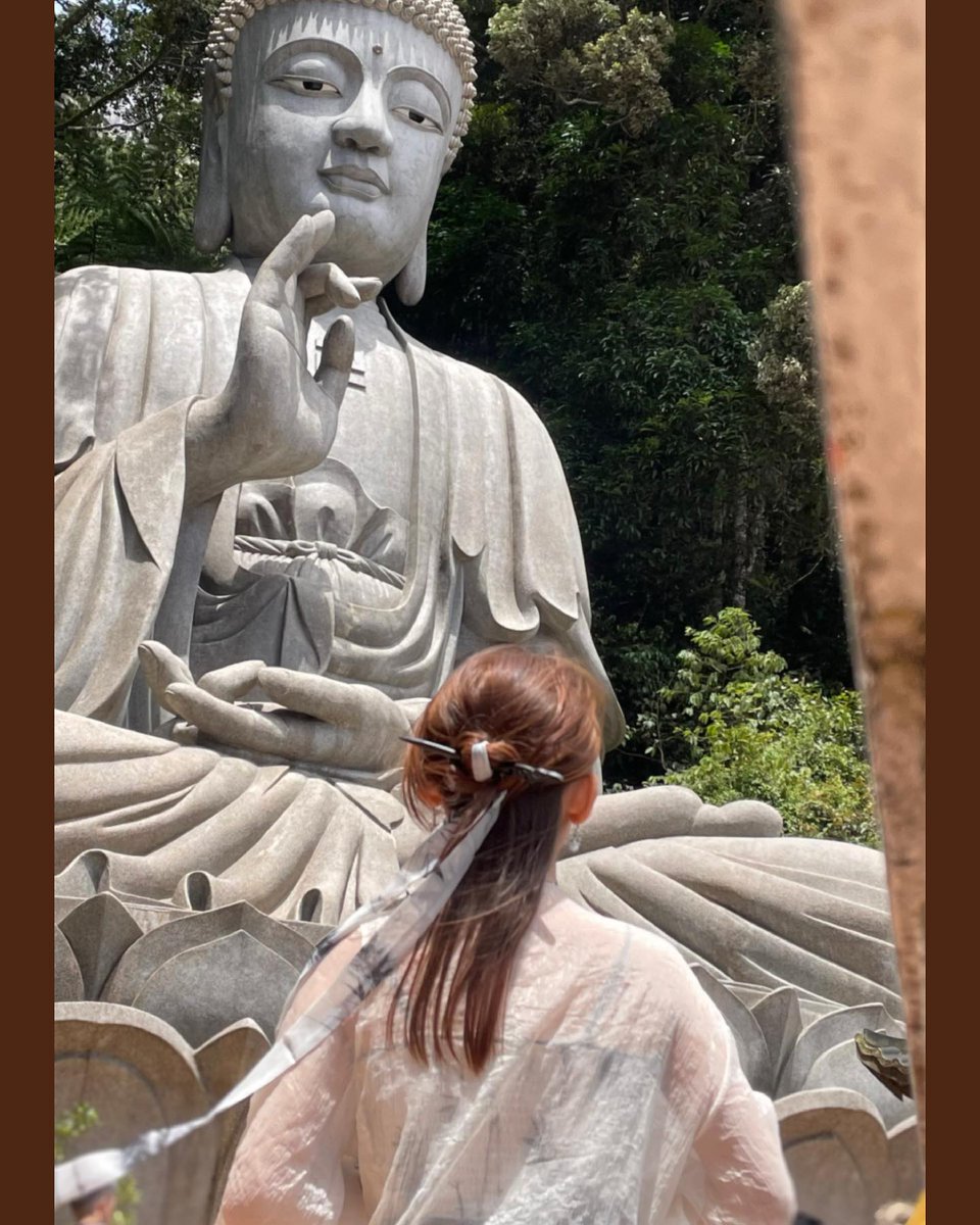 OliverFust's tweet photo. The last dark New Year. To put it bluntly, we all carry Buddha’s heart while doing things that lead us to hell. You and I are no different. https://t.co/q98CvwOBhw