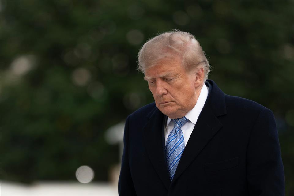MENAFN's tweet photo. Trump's US Ratings Drop To New Record Low As Democrats Become Clear Favourites In Both Chambers Of Congress #Trump's #Ratings #Drop #Record #Democrats #Become #Clear #Favourites #Both #Chambers #Congress #USA #Russia #Biden #Ukraine #War #Palestine #Gaza… https://t.co/Vh5xynehvt https://t.co/pZsalh0pCk