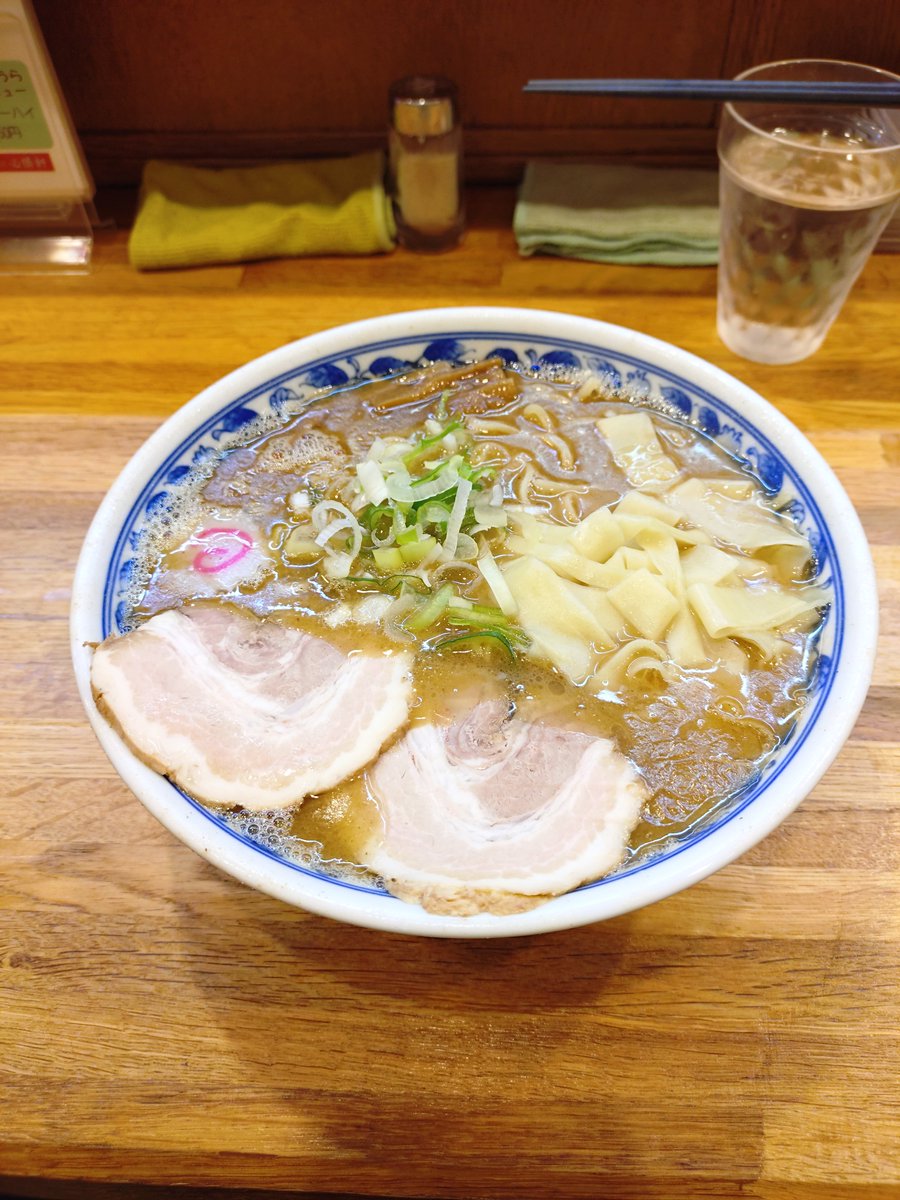 nemo30907070's tweet photo. 焼肉もマグロ定食も良いがやはりラーメン
ラーメンは全てを解決する https://t.co/JJwd2yXetD