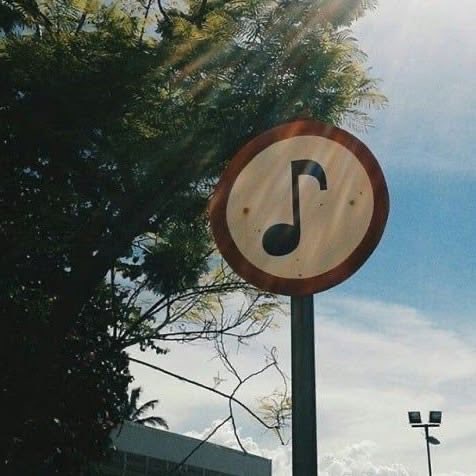 Musicology_X's tweet photo. This is your sign to listen a really good song for me please🎶🫶🏻 https://t.co/HUWvJXvpdL