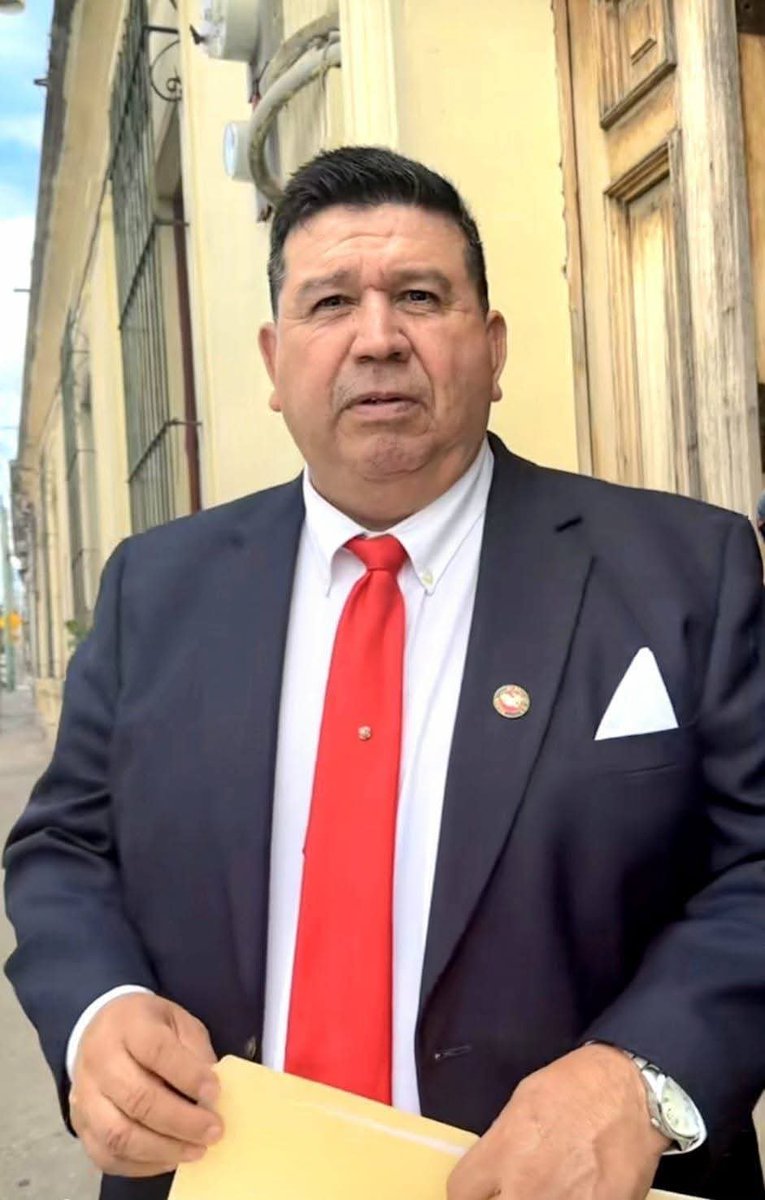 NPetapa's tweet photo. Identifican al presunto agresor de la joven en un ascensor de la zona 1
El sujeto fue identificado como Omar Julián Espino Nájera, residente de la zona 1 de la Ciudad de GT, quien figura en los registros de (TSE) https://t.co/YiCcqdaujU