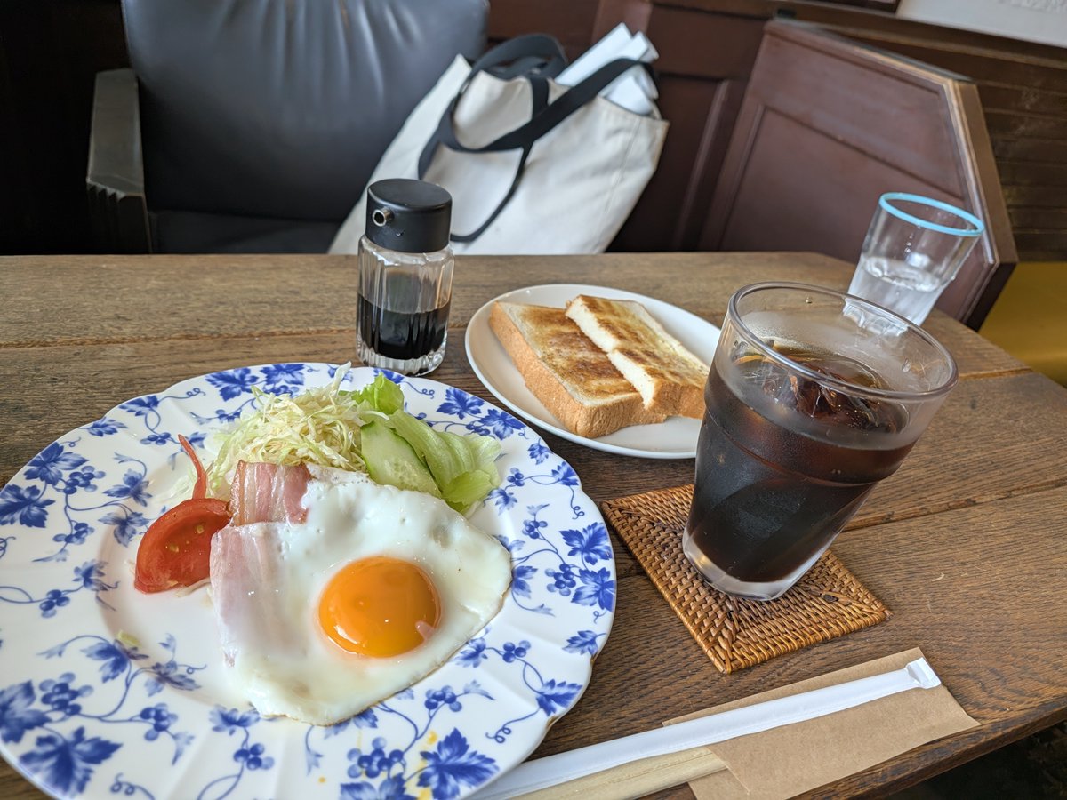 koki_t_kyoto's tweet photo. 今日も地下鉄十条駅で朝のご挨拶！

良い天気でしたが、風が強くて看板が吹き飛ばされそうでした😵‍💫今回も多くの方から応援いただきました！

その後は東九条西明田町にある「ぷれでゅーど」さんでモーニング！サラダも付いた朝食に大満足でした🥗

今日も一日頑張ります！
#京都党 #髙橋こうき https://t.co/NLRS9MEOxk